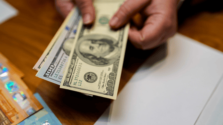 Доллар на черном рынке разыгрался: куда движется курс валюты - 285x160