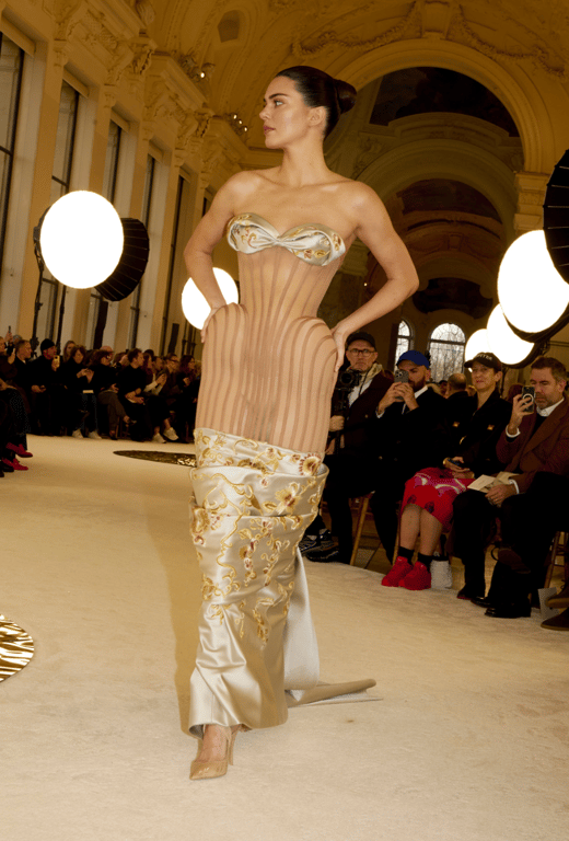 Жіночність в одязі завжди буде в пошані