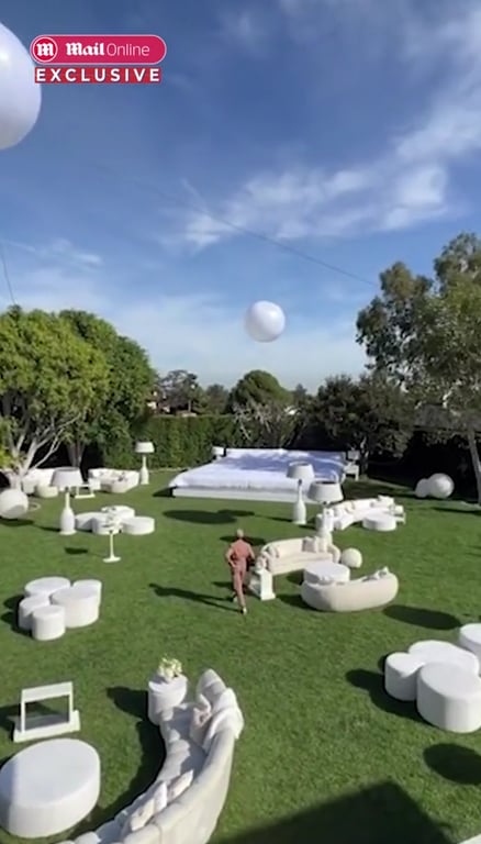 Кадр з "білих вечірок" P. Diddy