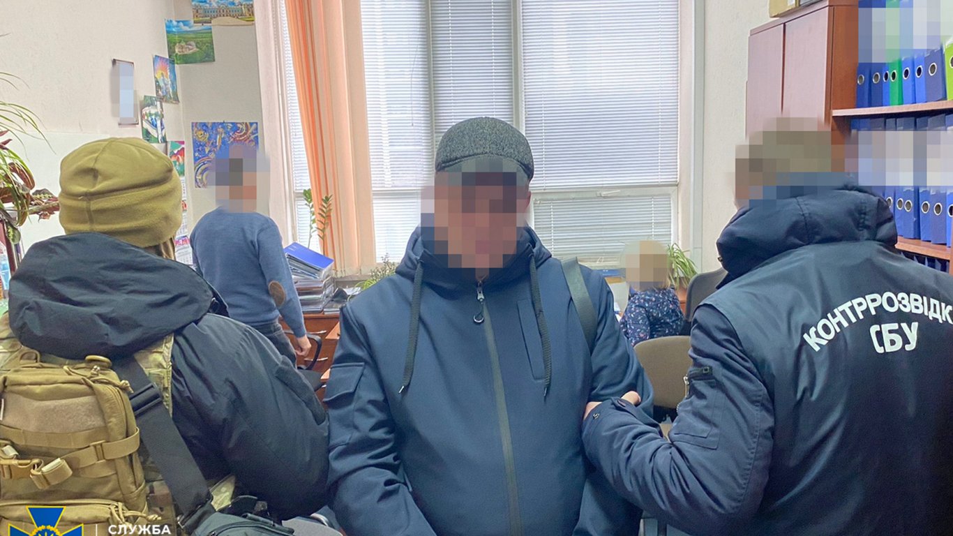 СБУ задержала сотрудника Укроборонпрома, работавшего на российскую разведку: фото и видео