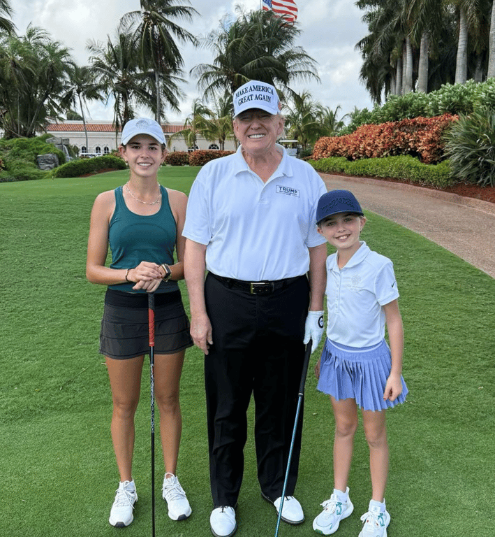 Трамп у ролі дідуся — несподівані фото від онуки - фото 2