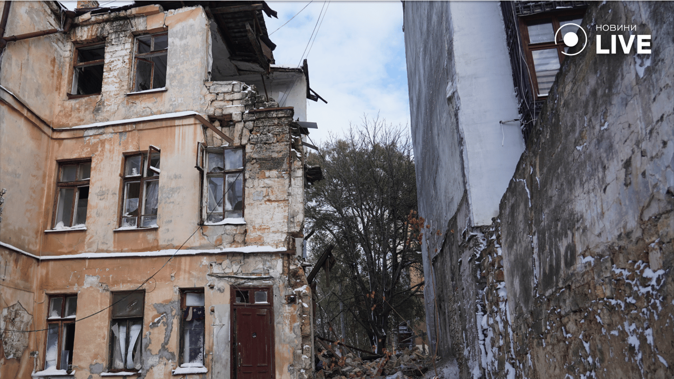 В центрі Одеси в наслідок негоди обвалився будинок
