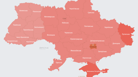 Воздушная тревога охватила всю Украину: рой ракет над областями - 285x160