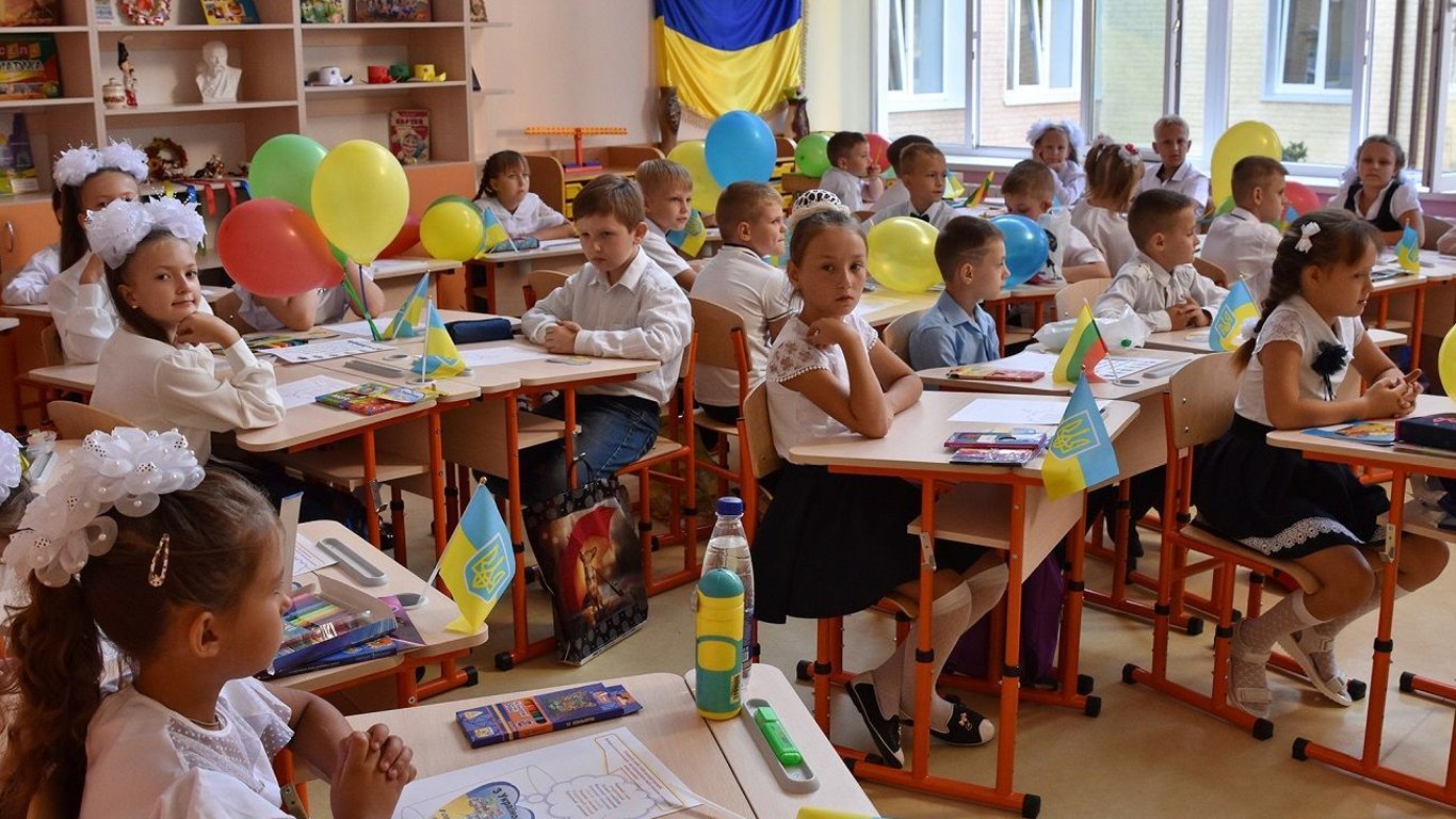 У київських школах можуть запровадити навчання у другу зміну