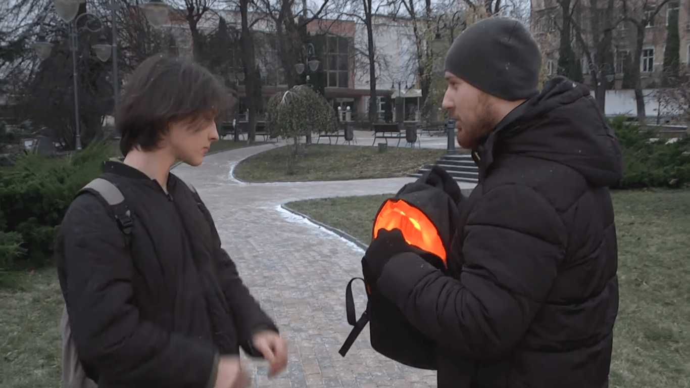 У Вінниці студент представив унікальний смарт-рюкзак — що він може