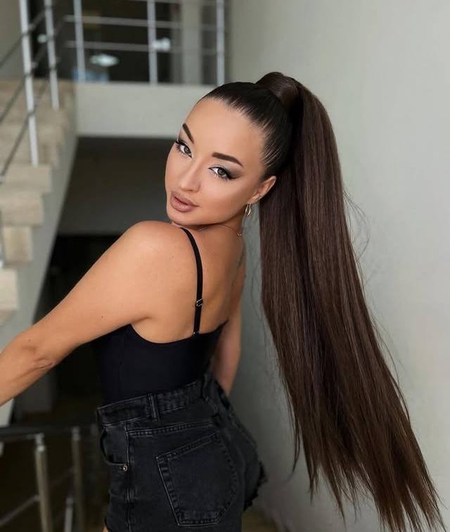 Коричневий відтінок волосся має благородний вигляд