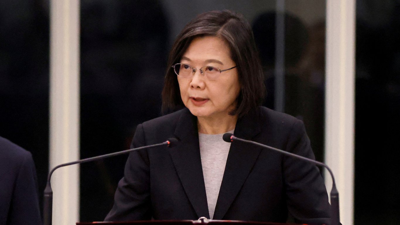 Тайвань не провокуватиме Китай, але і не піддасться тиску, — Цай Інвень