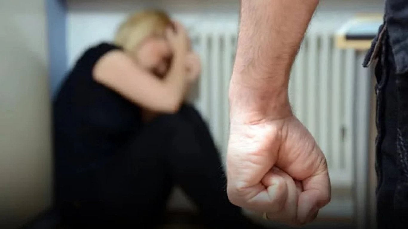 Разбил голову женщине: в Одесской области расследуют обстоятельства ссоры