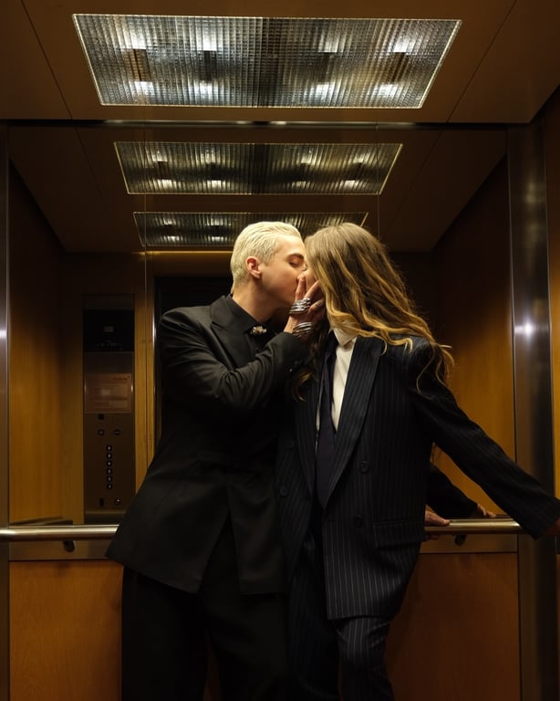 MELOVIN и SWOIIA целуются