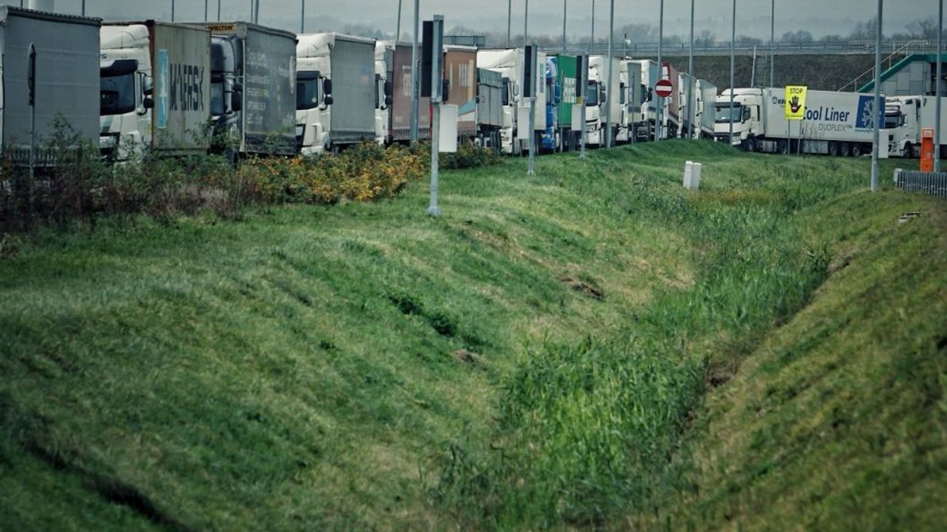 В уряді Польщі розповіли, за яких умов буде розблоковано кордон