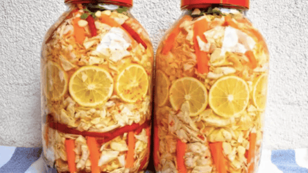 Квашеная капуста по новому — готовится с лимоном и специями - 285x160