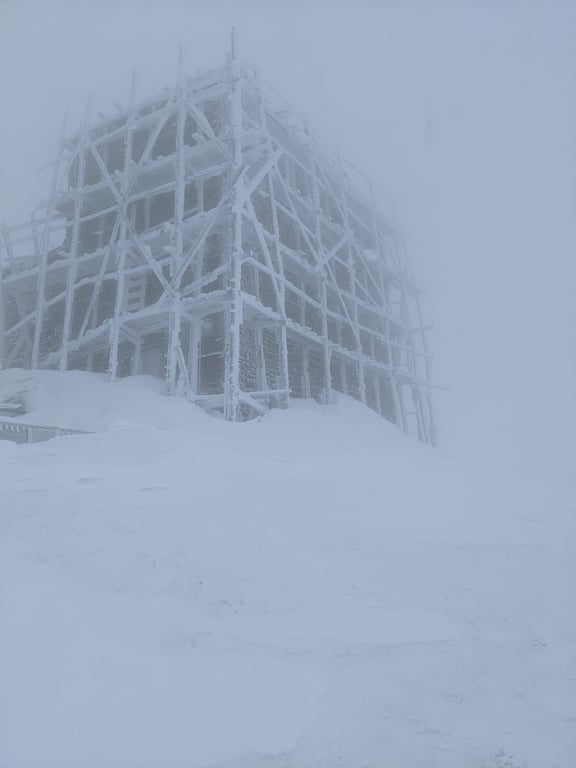 Сніг у Карпатах