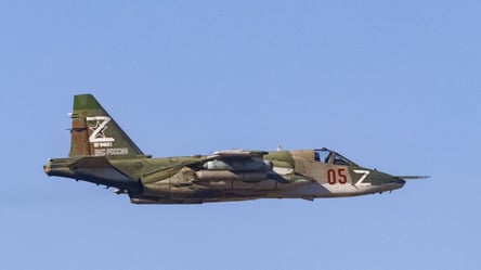 На Донеччині українські військові збили ворожий літак Су-25 - 285x160