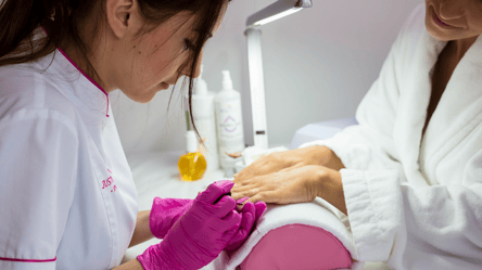 Цвет ногтей, что добавляет уверенности и шарма женщинам после 50 - 285x160