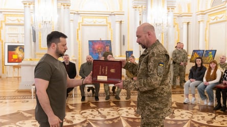 Зеленский наградил украинских воинов орденами Золотая Звезда - 290x166