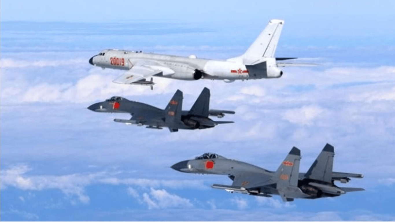 Восемь китайских истребителей пересекли среднюю линию Тайваньского пролива