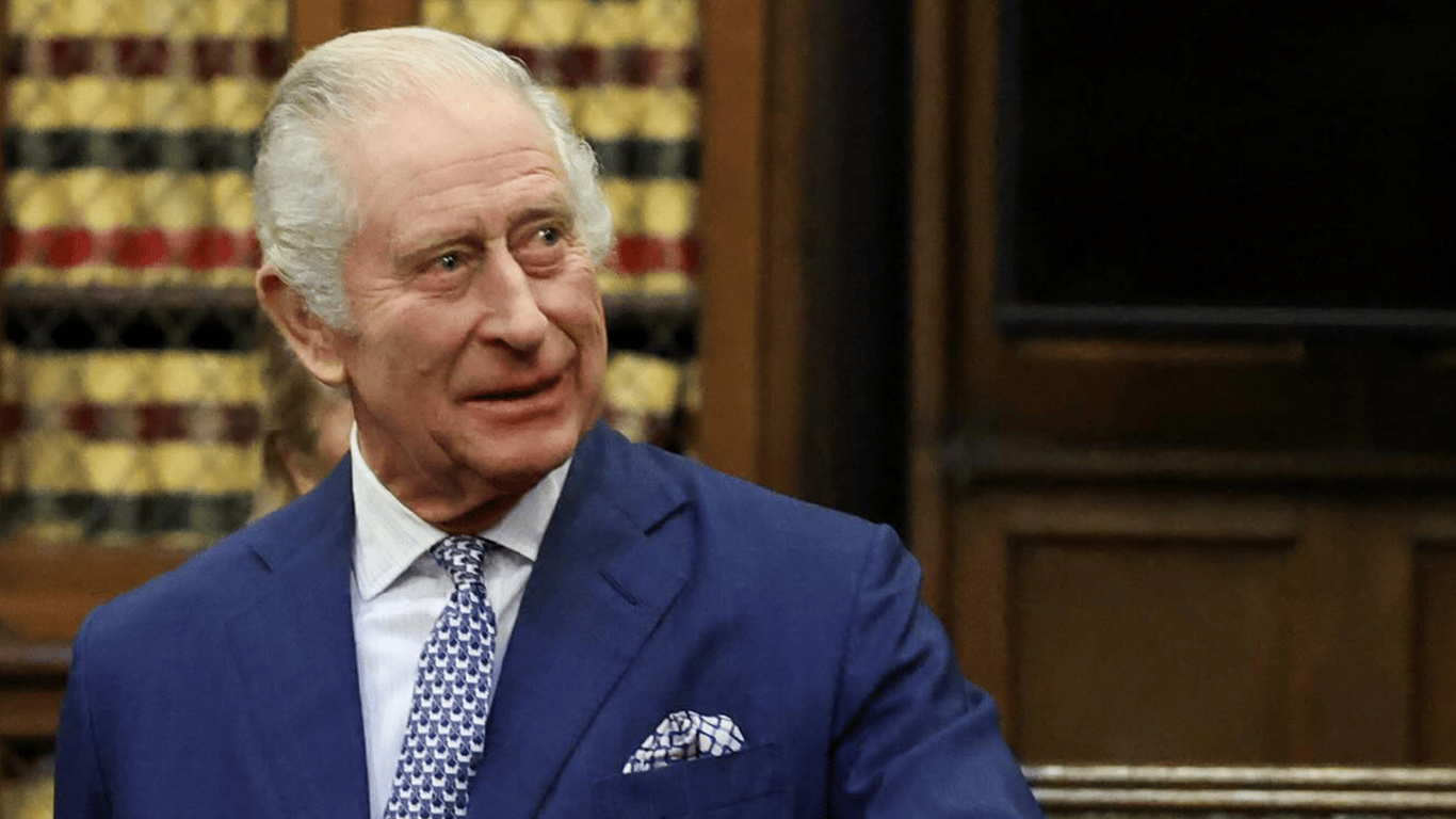 Король Чарльз III ляжет в больницу из-за опухоли