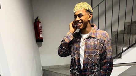 Ямал появился обнаженным на снимке вместе со своей девушкой - 285x160