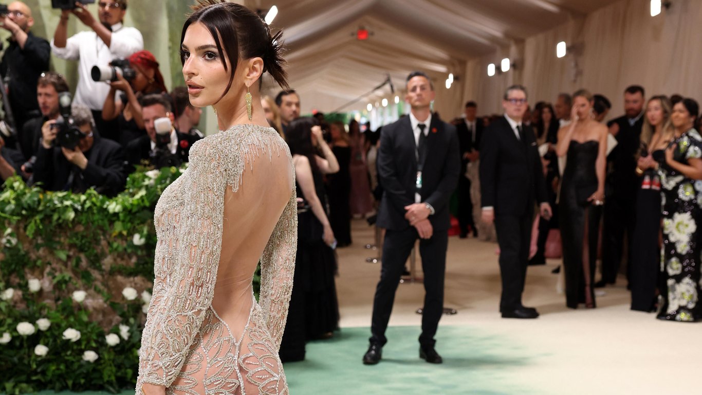 Зачем приходить голышом — эксперты раскритиковали главный тренд Met Gala 2024