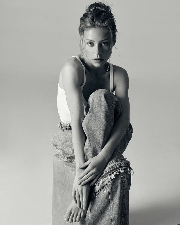 Тіна Кароль показала розкішну фігуру