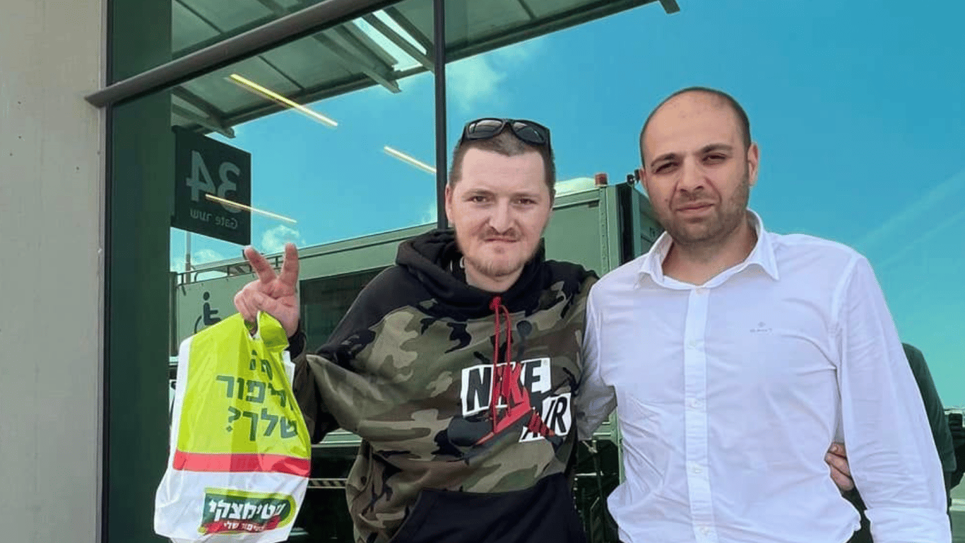 Украинец, которого не пустили на рейс в Тель-Авиве: в МИД разыскали и помогли мужчине