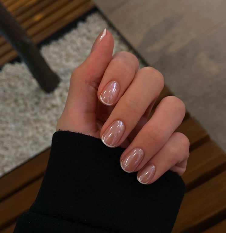 Френч можна комбінувати з блиском, щоб додати оригінальності