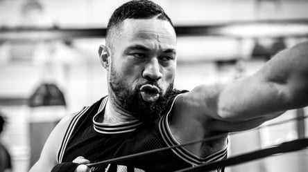 Паркер встал на защиту Усика во  время общения с болельщиками - 285x160