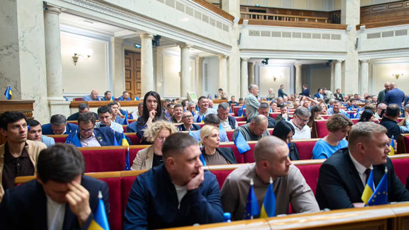Рада проведет экстренное заседание, чтобы разблокировать финансирование ВСУ