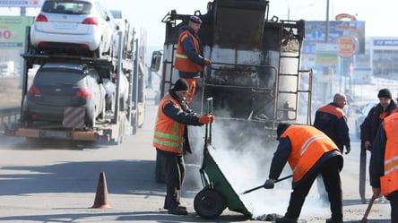 У Київавтодорі пояснили причини масової появи ям на дорогах - 290x160