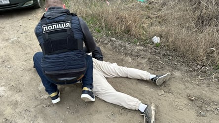 Одесские полицейские предотвратили продажу опасного товара - 285x160