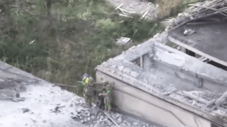 Подняли украинский флаг — ВСУ зачистили село в Донецкой области - 285x160