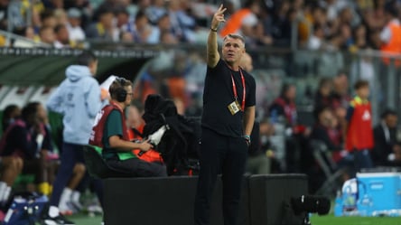 Ребров відмовився спілкуватися з уболівальниками збірної України - 285x160