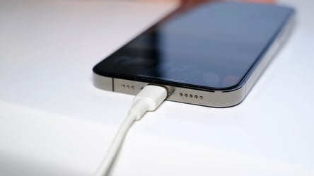 Надо ли полностью заряжать новый телефон после покупки - 285x160