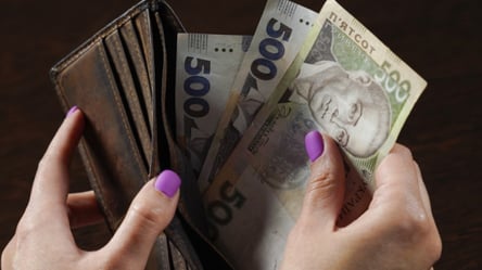 Зарплати у бюджетній сфері: чи чекати індексації виплат у травні - 290x160