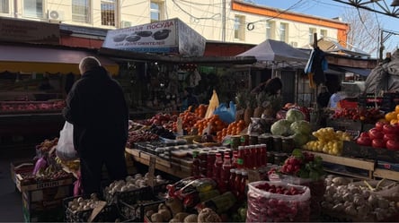 На одеському базарі змінилися ціни на фрукти: імпорт дорожче - 290x160