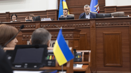Усі світлофори Києва горітимуть червоним: внесено зміни до хвилини мовчання - 304x171