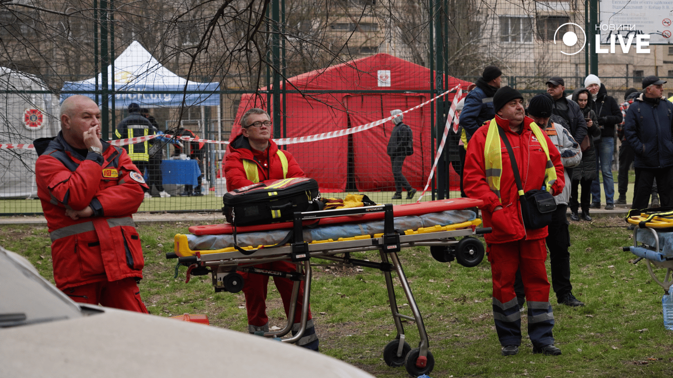 Під завалами будинку в Одесі ще двоє дітей — ДСНС