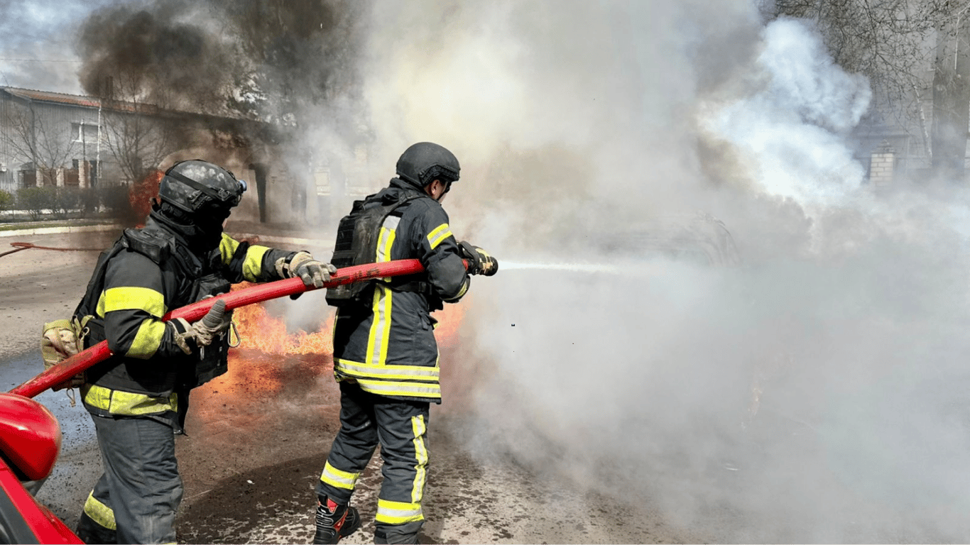 В Киевской области дрон попал в многоквартирный дом