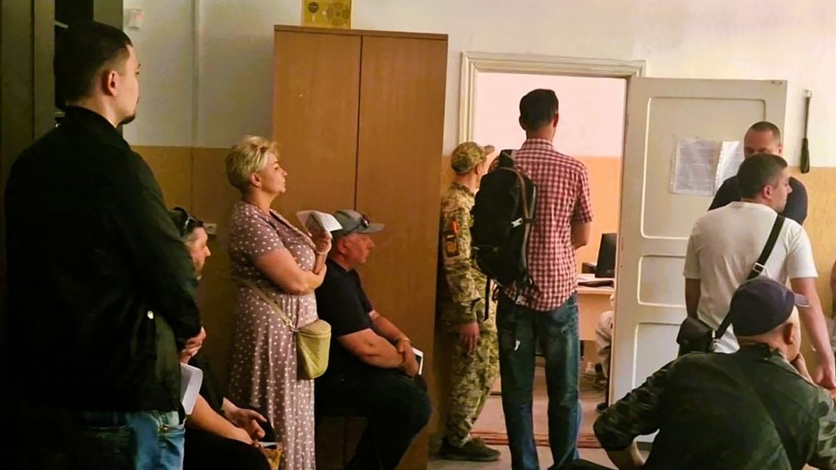 Як отримати довідку про зняття з військового обліку