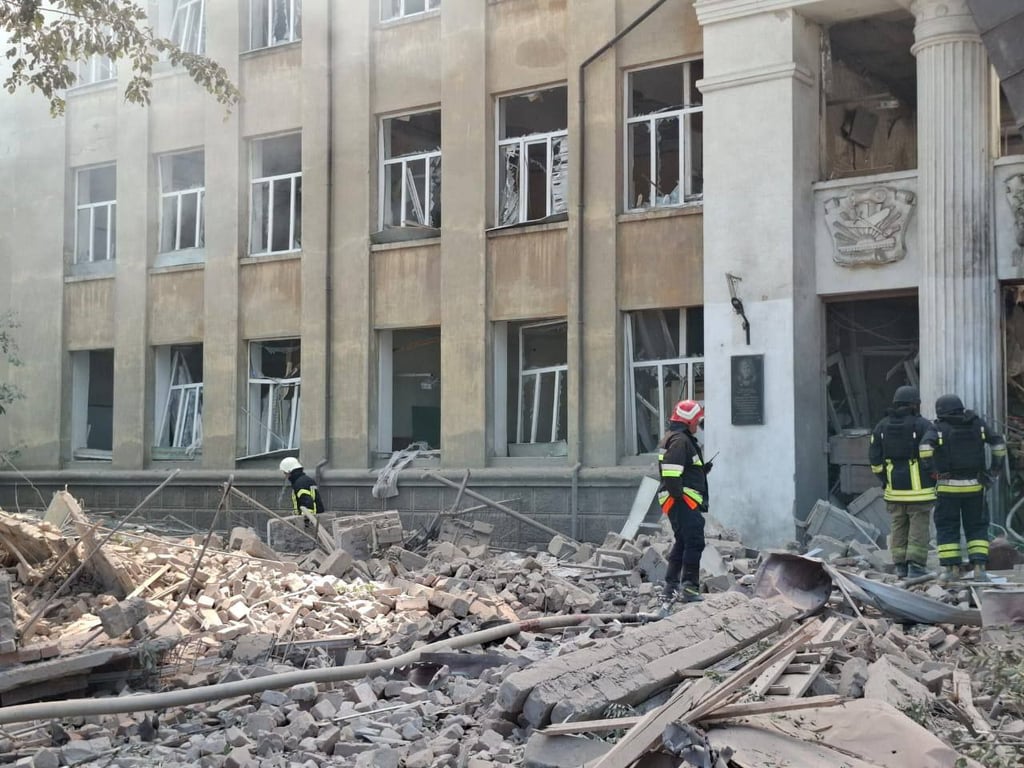 Zelensky reacts to lyceum shelling in the Odesa region — photo 2