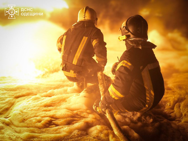 рятувальники під час пожежі