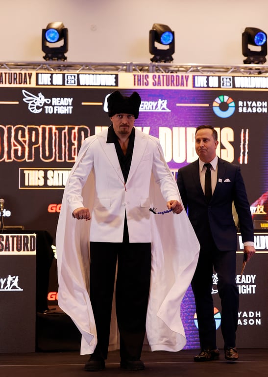 Александр Усик