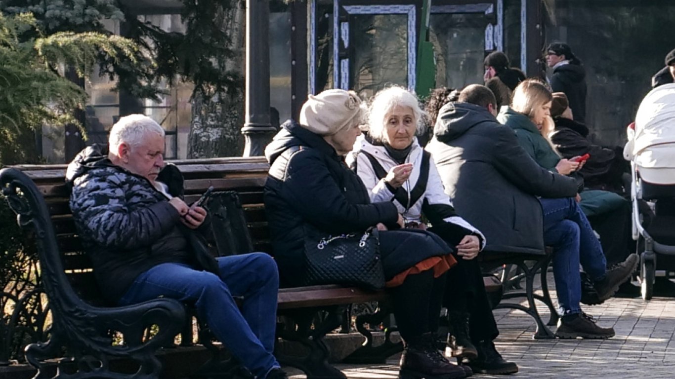 Пенсії в Україні — у ПФУ оприлюднили виплати чоловіків та жінок