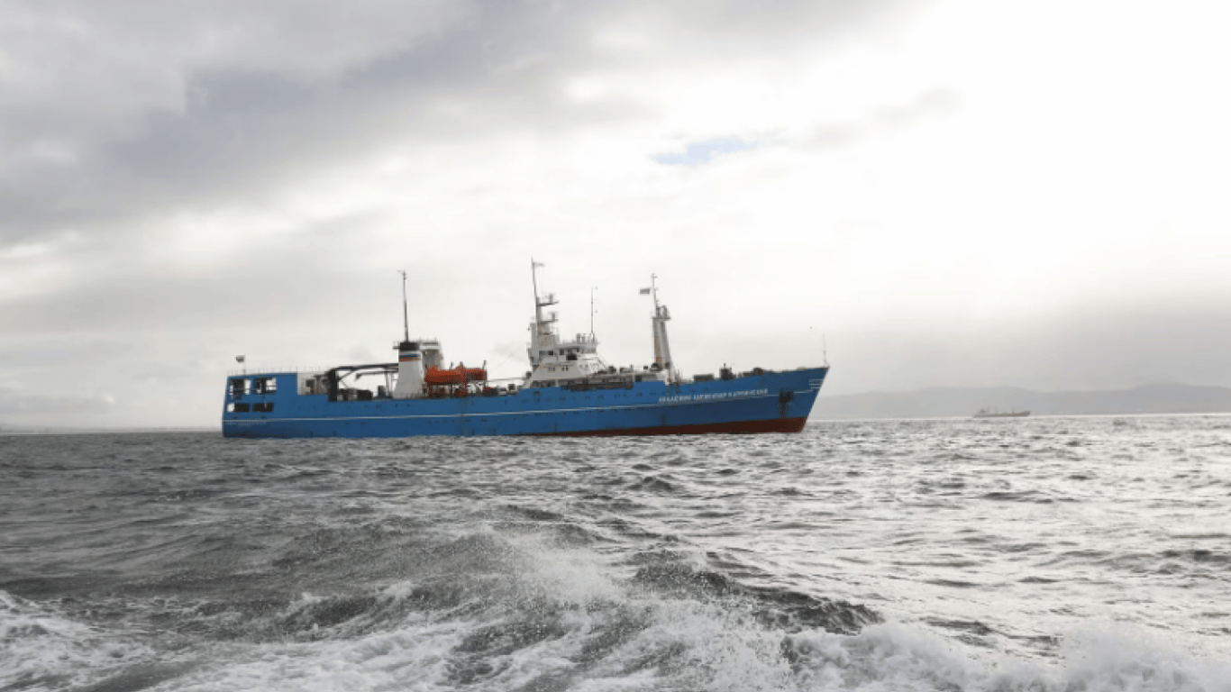 Російське арктичне судно пришвартувалося в ПАР після протестів