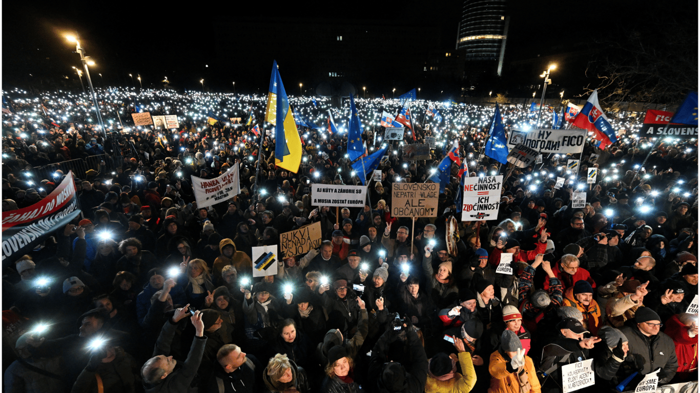 Мітинг у Словаччині 10 січня — люди вийшли про Роберта Фіцо