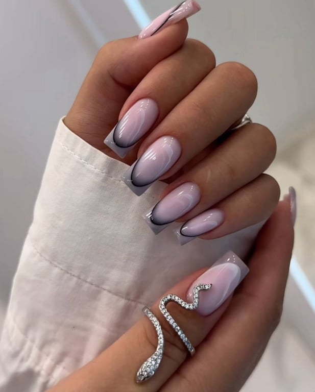 Маникюр с эффектом роскоши — модные идеи для зимы 2025 - фото 3