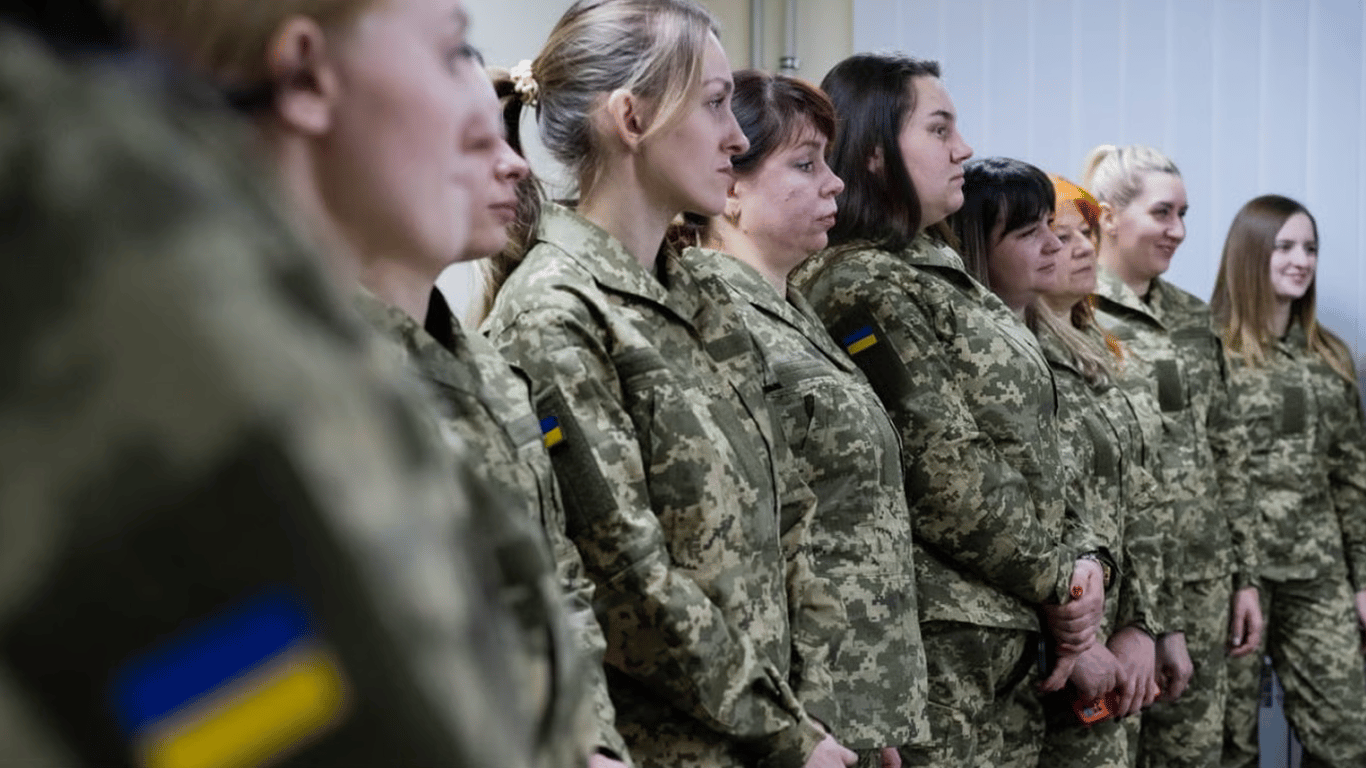 У Сухопутних військах спростували підготовку до мобілізації жінок