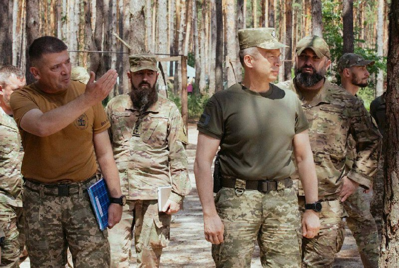 Сырский посетил центр подготовки военнослужащих — фото - фото 3