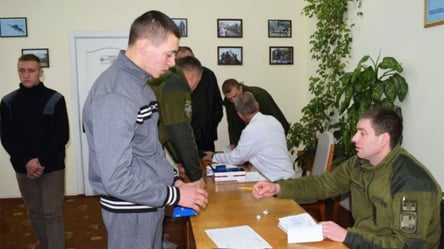 Юнаки 2009 року народження мають до кінця липня стати на облік - 285x160