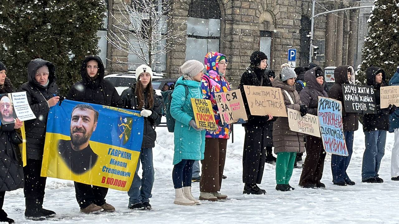 Роковини Іл-76 — у Львові пройшла акція на підтримку полонених - фото 1